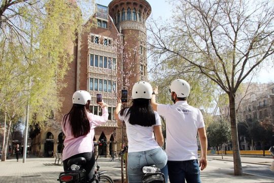 Tapas Tasting E-Bike Tour in Barcelona