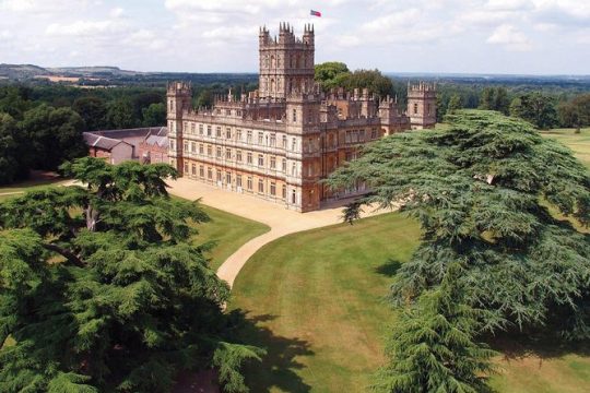 Downton Abbey Filming Locations Tour from London by Black Taxi