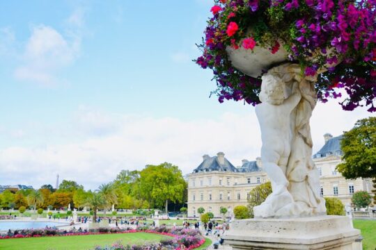 Paris: Private City Tour by Car with Driver and Guide
