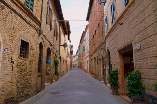 Full-Day Guided Tour to Pienza and Montalcino from Rome