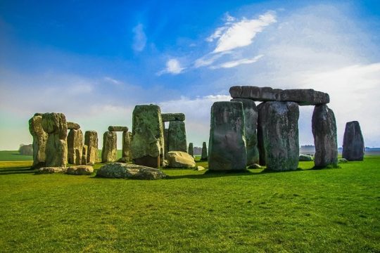 Stonehenge Independent Visit with Private Driver by Luxury Sedan