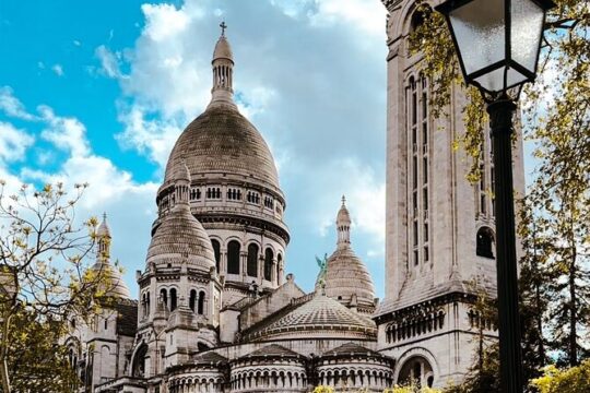 Montmartre Guided Tour Sacré-Cœur Hidden Gems, and Vineyards