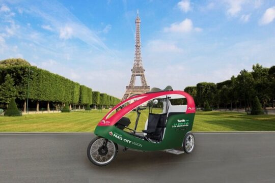 Paris Private Sightseeing Guided Tour by Electric Rickshaw