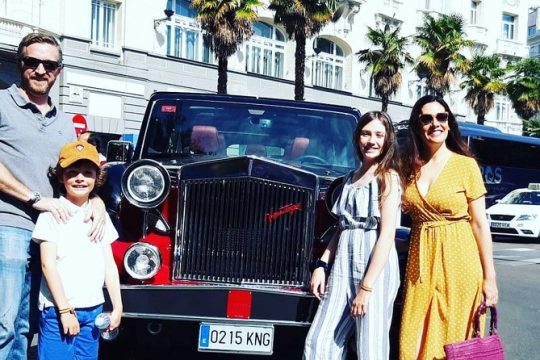 Private Tour of Historical and Modern Madrid in a Classic Car