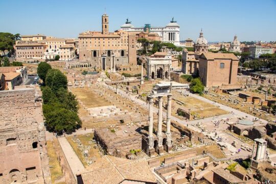 Must Sees in the Heart of Ancient Rome: Walk with a Local
