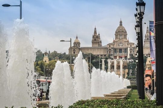 Private Contrast Barcelona Tour (4 Hours) - From Barcelona