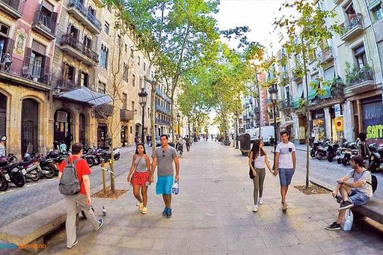 Visit Barcelona Kickstart Tour (Tips & Tricks included)