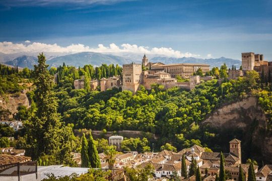 Granada Tour in Alhambra Albaicin and Sacromonte