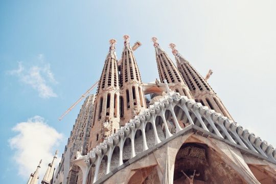 Skip the Line: Barcelona Sagrada Familia Tour with a German-Speaking Guide