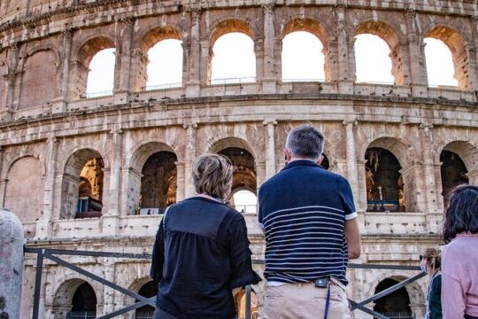 Small Group Tour: Colosseum & Roman Forum with Arena Floor Access