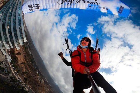 Acrobatic Paragliding Flight with Spanish Champion in Tenerife