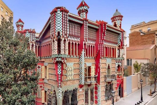 Private Casa Vicens & Park Güell Tour + Official Licensed Guide