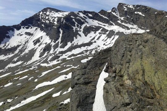 High Sierra Nevada hiking experience to 3000 meters(10000 ft)