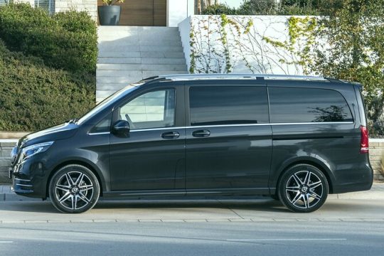 Private Transfer: Madrid Airport MAD to Madrid in Luxury Van