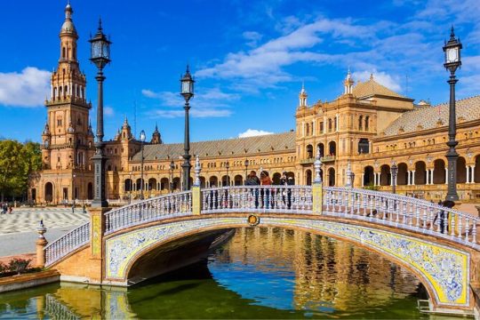 Sevilla Full-Day Tour with Alcazar & Cathedral Skip-the-line Tickets