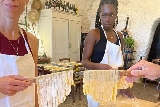 Private Pasta Making class in the vineyard with wine tour in Rome countryside