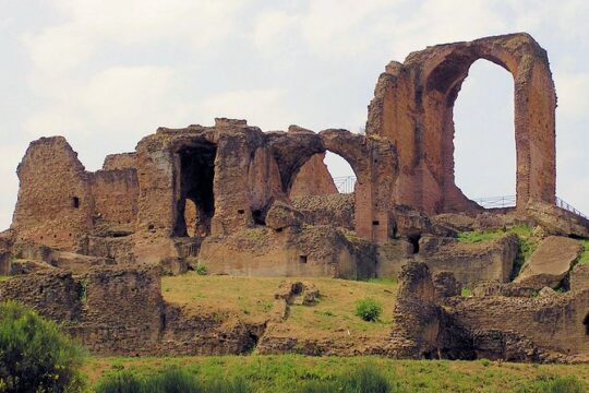 Roman Ancient Aqueducts and Villa of Quintili Private Tour from Rome