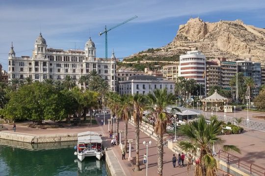 Alicante Private Walking Tour with a Professional Guide