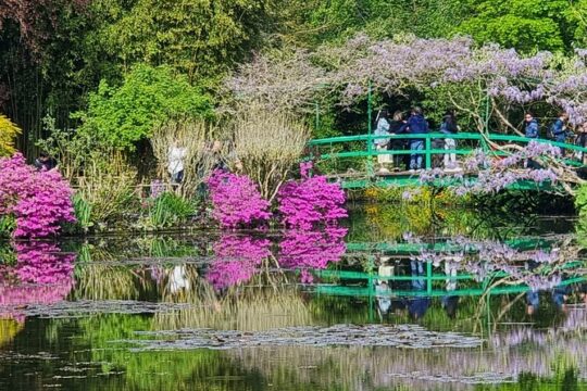 Giverny and Rouen Private Full Day Tour from Paris Van and Guide