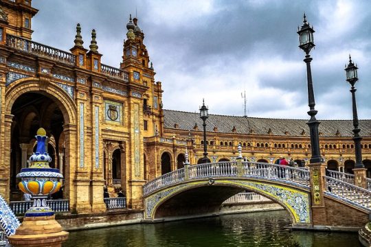 Touristic highlights of Seville on a Private half day tour with a local