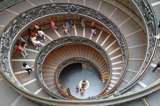 Vatican Museum and Sistine Chapel tour with official guide