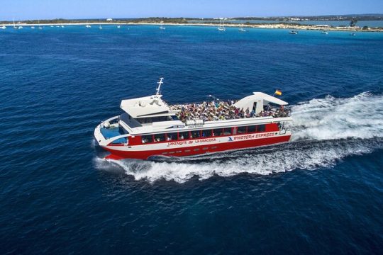 Roundtrip Ferry Transfer to La Graciosa with Free Wifi