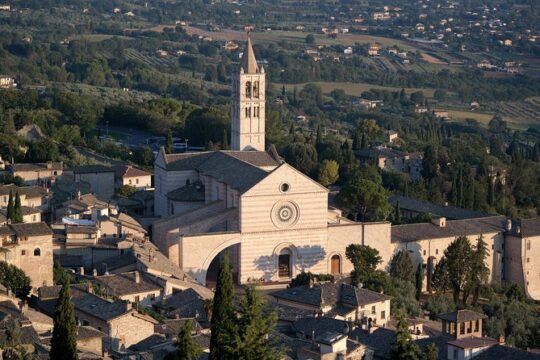 Daytrip from Rome to Orvieto, Todi & Assisi with Private Driver