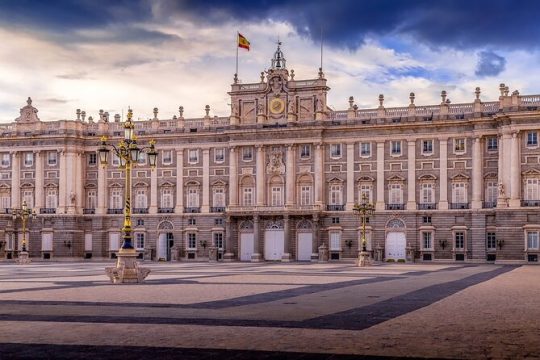 Madrid: Royal Palace Guided Tour with Skip the Line Ticket