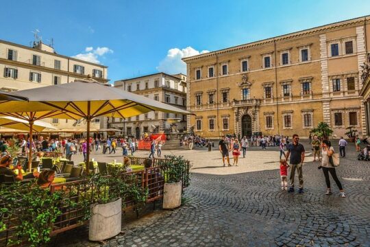 Rome:Walking Tour in Trastevere with Typical Roman Street Food