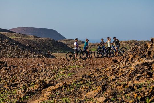 Selfguided Ebike tour to Popcorn beach and the northern volcanoes