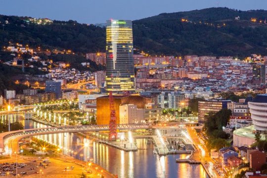Full-Day Private Tour to Bilbao and San Juan de Gaztelugatxe