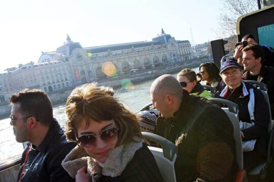 Private Tour in Paris with Eiffel Summit, Open Bus, and Waffle