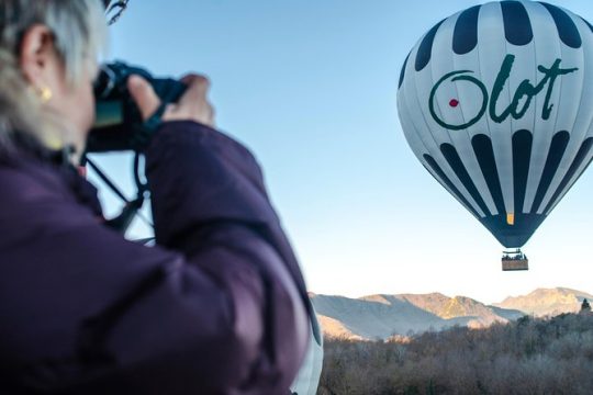 Catalonia Hot Air Balloon Ride and Breakfast over the Volcanoes of la Garrotxa