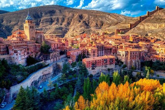 Full-Day Private Scenic Tour in Albarracín and Cuenca from Madrid