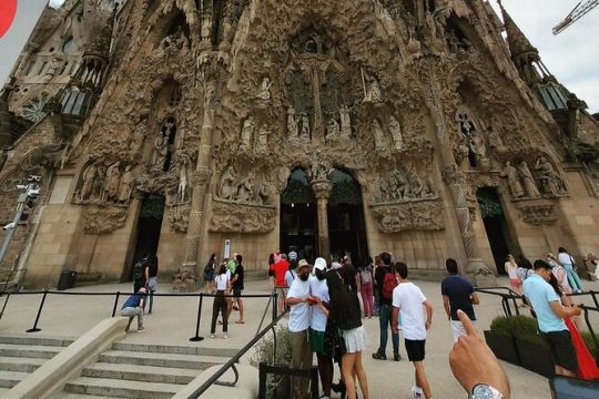 Sagrada Familia Skip the Line Ticket with Audioguide