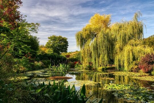 Paris to Giverny private tour Monet gardens house skip-the-line