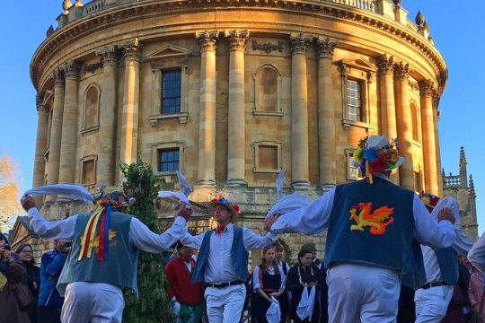 Oxford Evening Walking Tour with a local; history, gems & stories