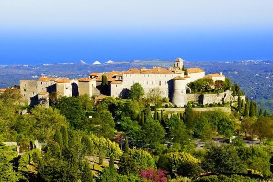 Private French Riviera West Coast, Hilltop villages, and lavender Full-Day Tour