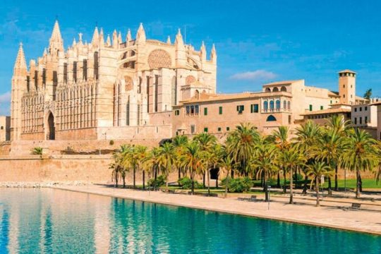 Guided Route through Palma with Cathedral and visit to Valldemossa (4H)