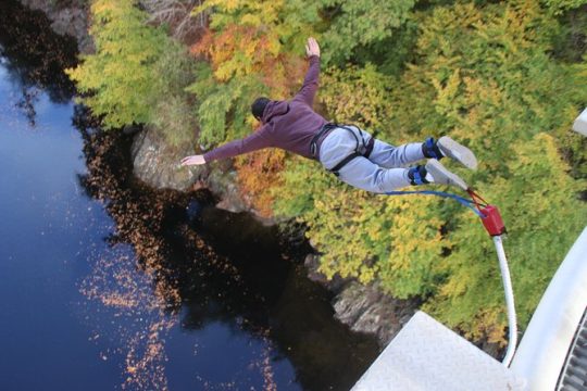 Bungee jump from 40 meters in the stunning valley of Killiecrankie, Scotland