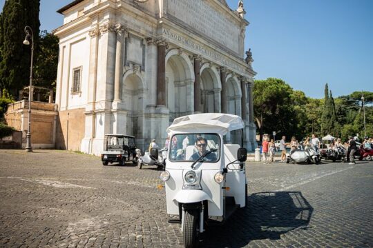 Rome's 2 Hour VIP Tuk tuk tour with Hotel Pickup