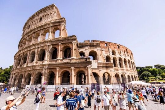 Colosseum, Palatine Hillls & Roman Forum self guided tour