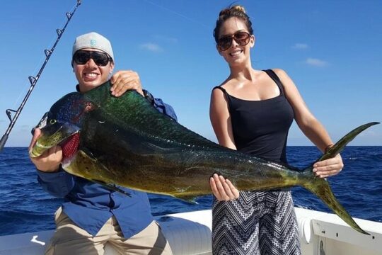 Private Fishing Charter in Puerto Vallarta for up to 6 people