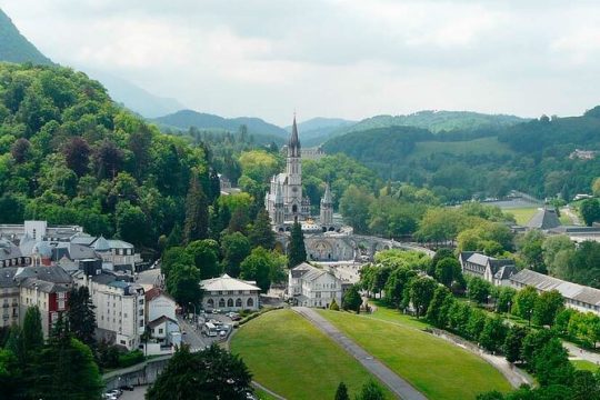 Private Transfer from Barcelona to Lourdes in France