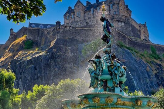 Private Edinburgh New Town Photography & History Tour, Scotland