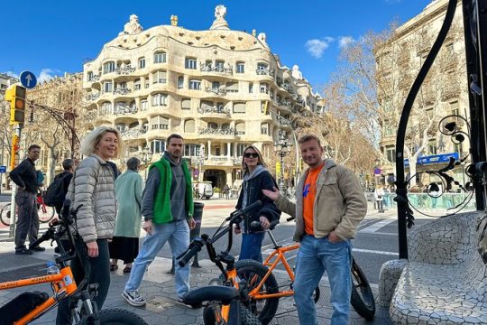 Barcelona Gaudi City Tour by Bike or E-Bike