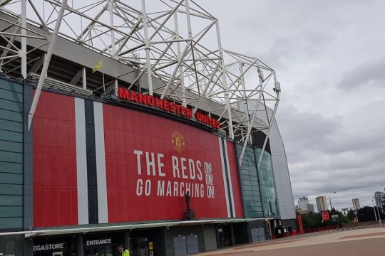 Private Round-Trip Transfer From Manchester Airport to Old Trafford Stadium