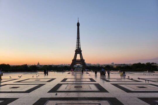 Paris Without People - Sunrise Bike Tour