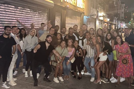 NYC Pub Crawl with Rooftop Clubbing Experience