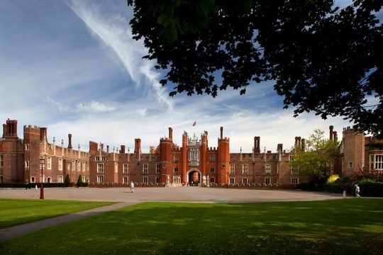RHS Garden Wisley and Hampton Court Palace Private Tour